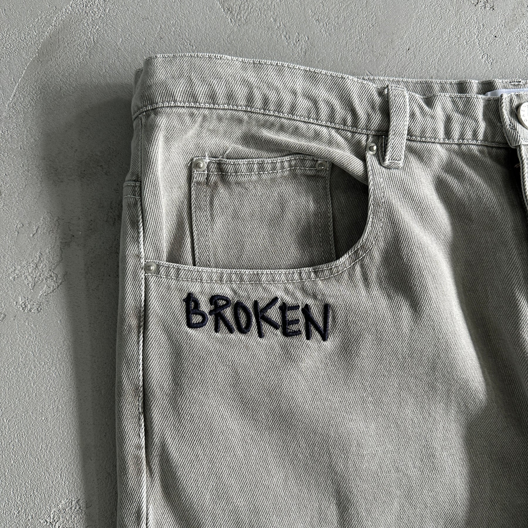 Calça Broken Planet “Black Star Pants”