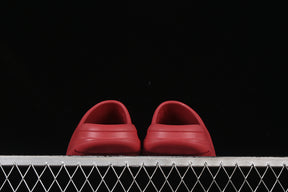 Yeezy Slide “Varsity Red”