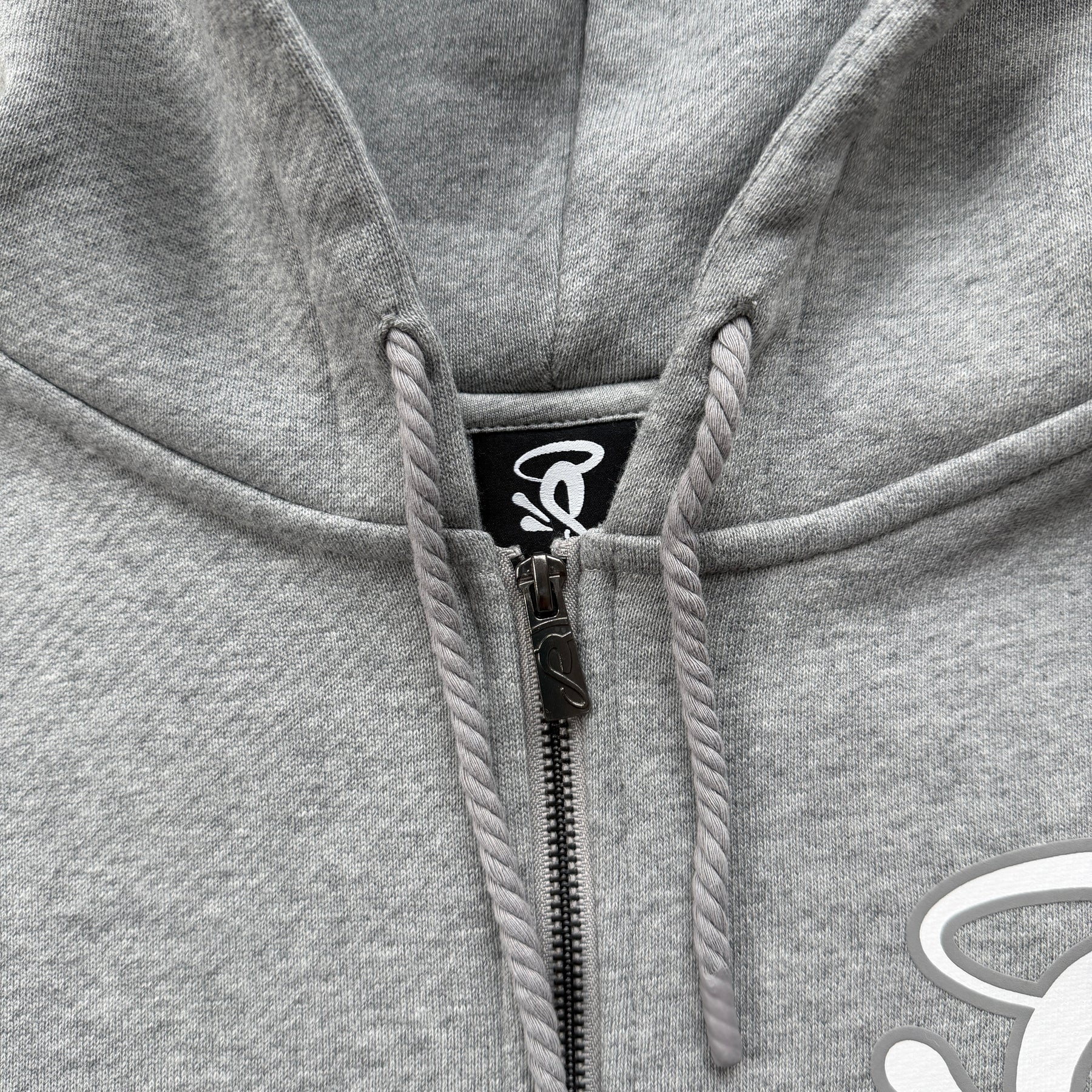 Conjunto Syna World x Nike “Solo Swoosh Fleece” ( Cinza )
