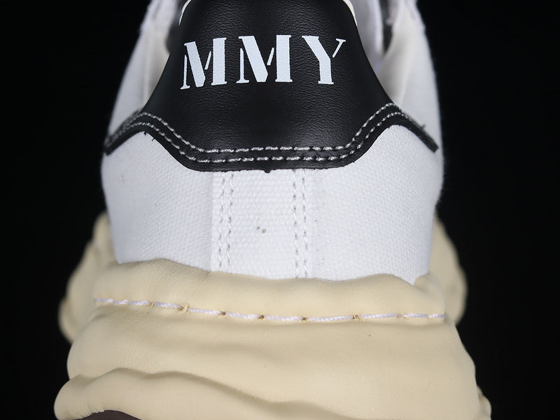 Mihara Yasuyu “Shell Head” ( Branco )