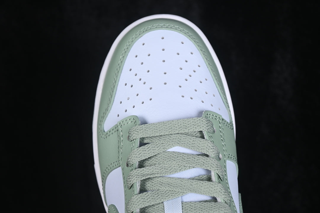 Dunk “Olive Aura”