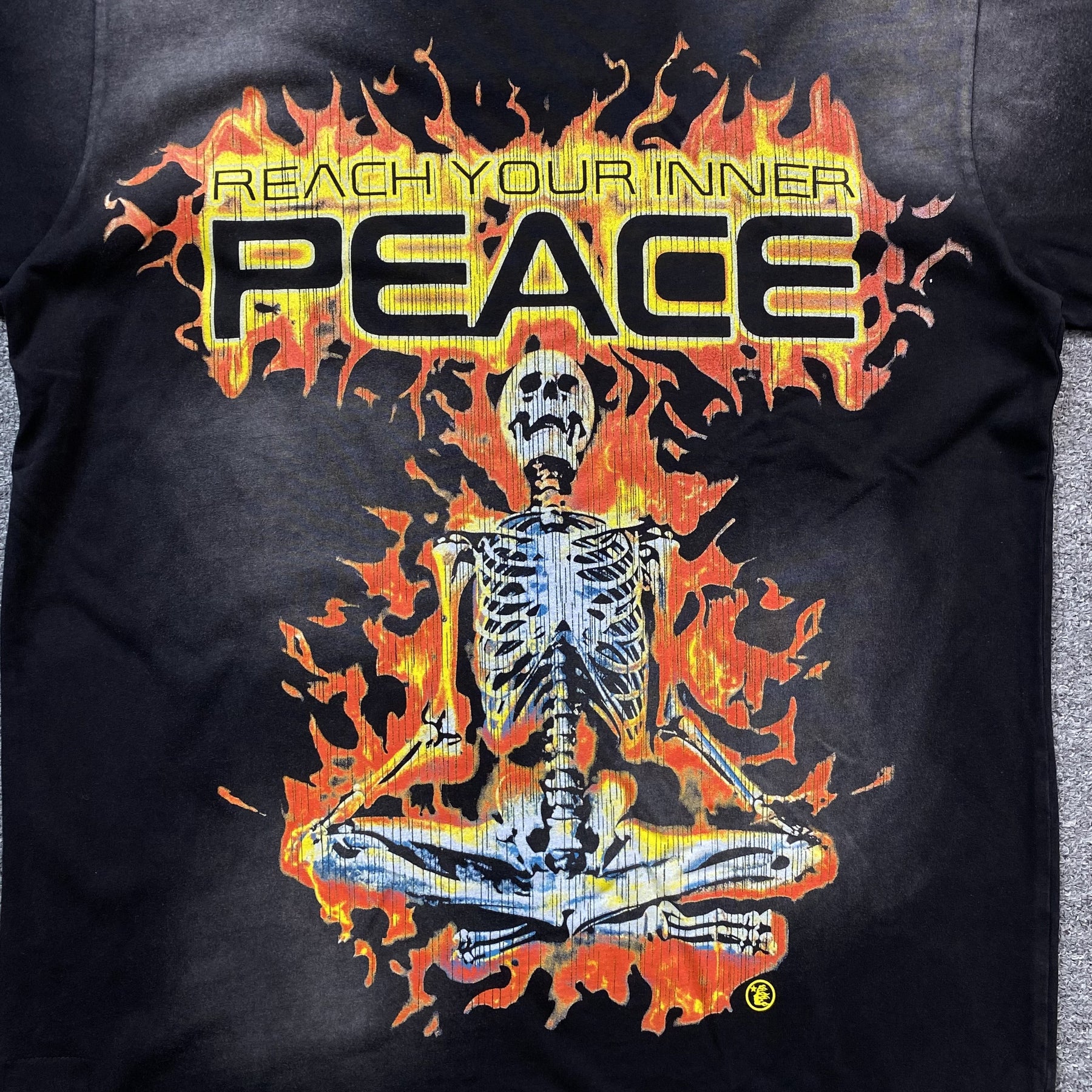 Camisa Hellstar “Reach Your Inner Peace”