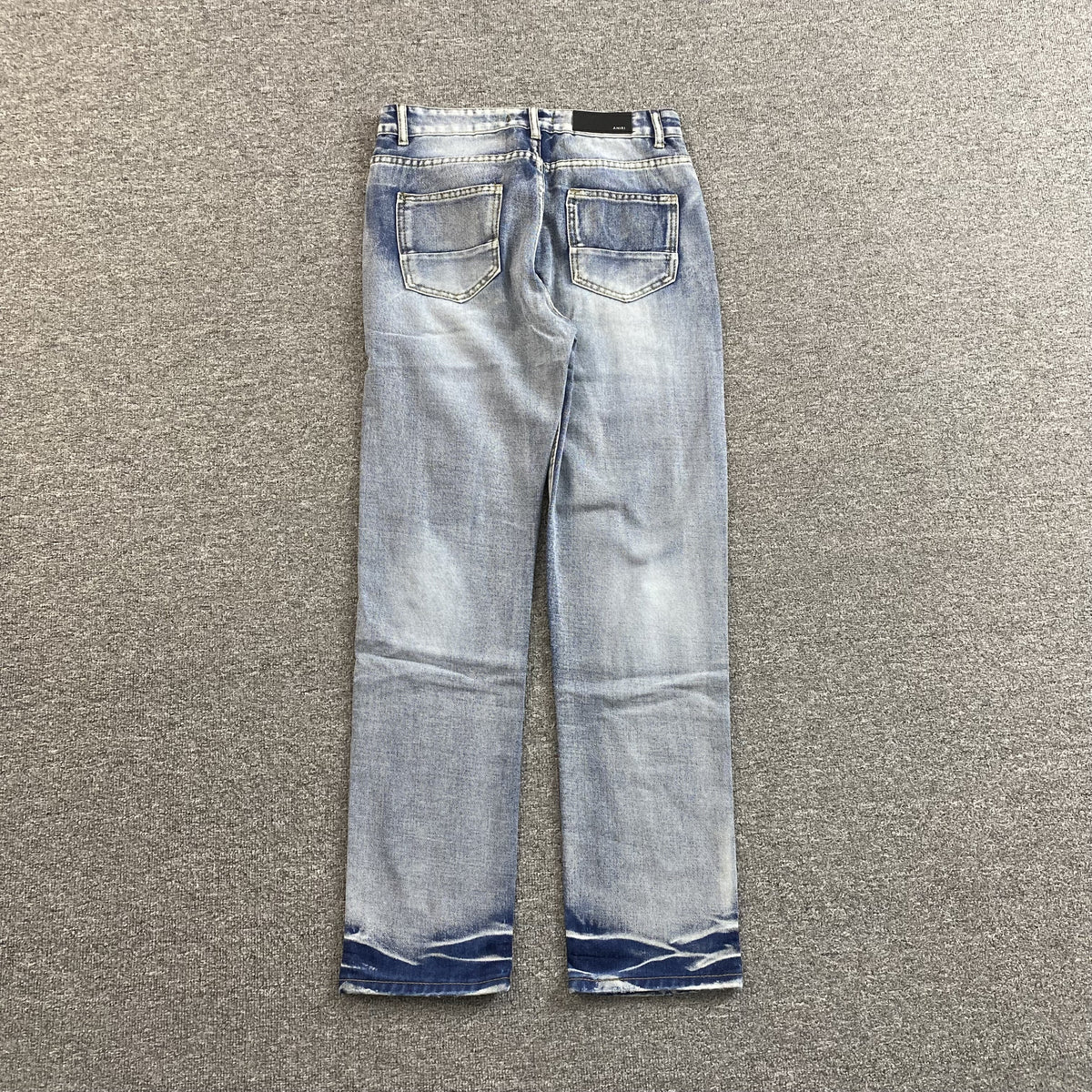 Calça Amiri “Embroidered” ( Cinza com Vermelho )
