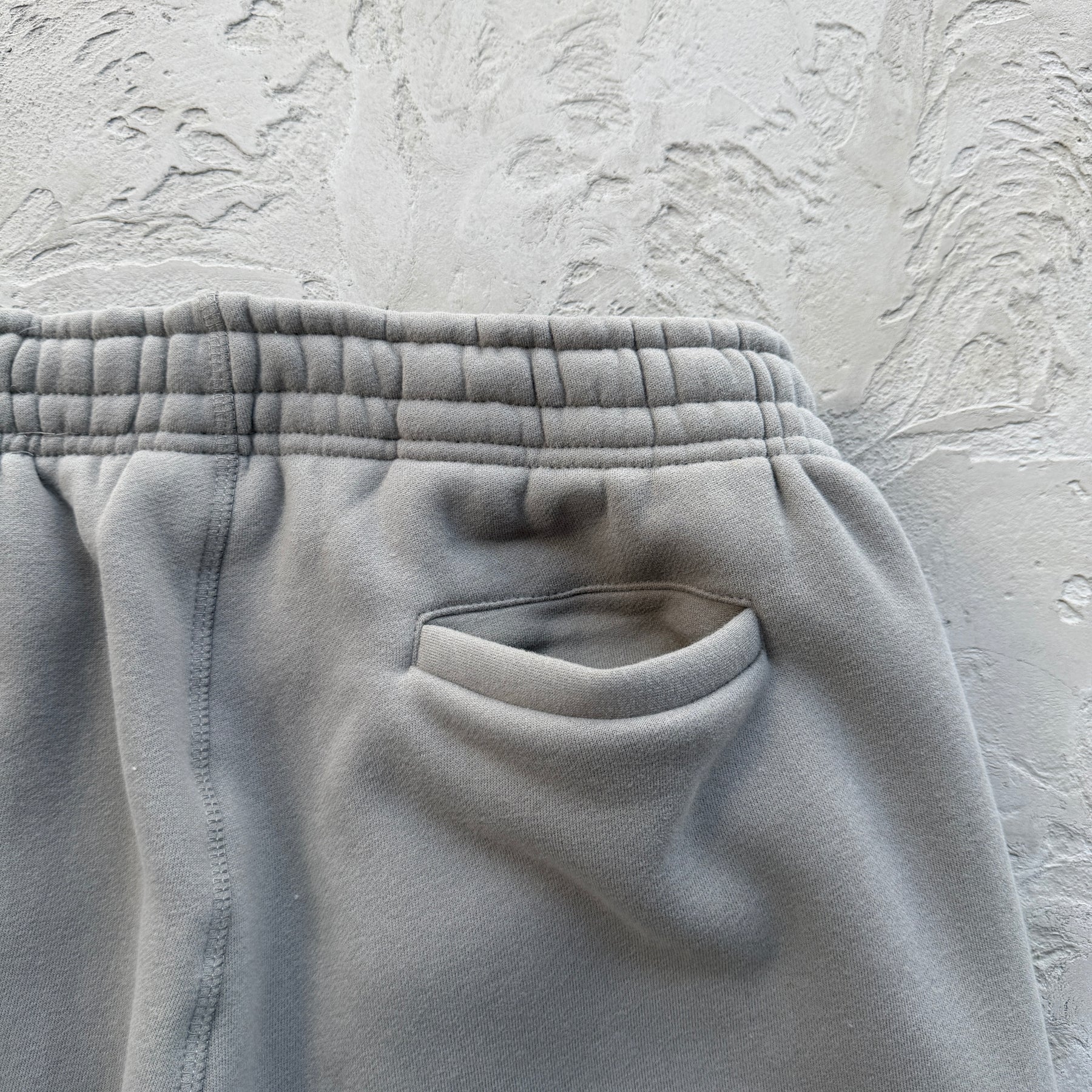 Conjunto Corteiz “College Arch Open” ( Cinza )