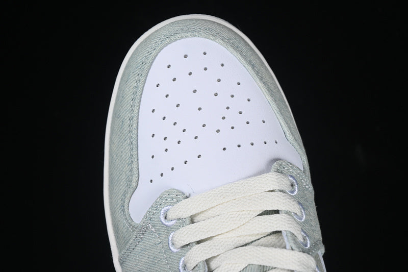 Dunk “Denim Star Blue”