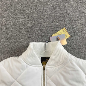 Jaqueta Corteiz “Olde English Quilted” ( Branca )