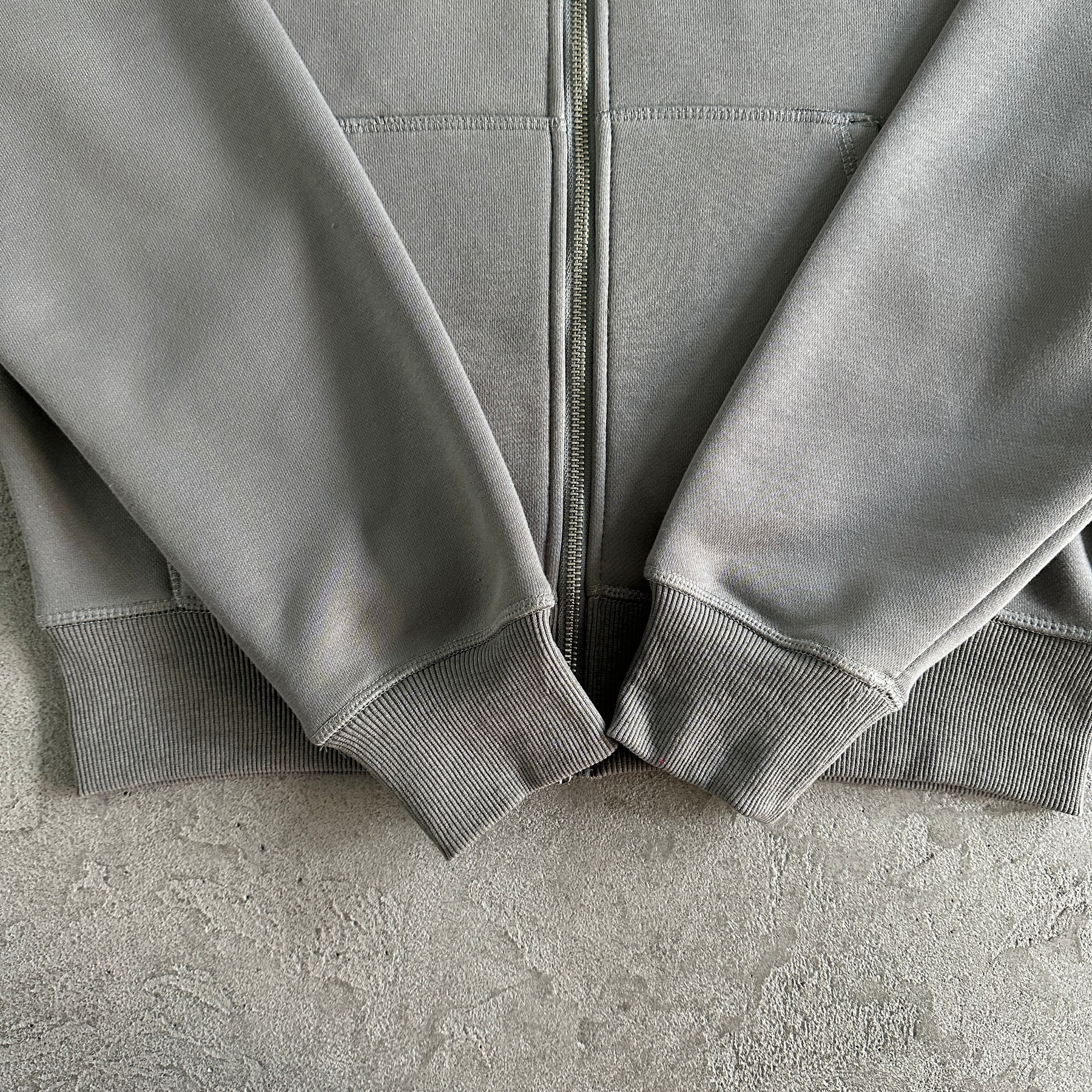 Conjunto Corteiz “Island Puff Print” ( Cinza )