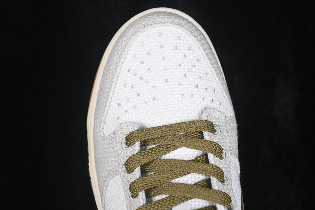 Dunk “Light Bone Pilgrim”