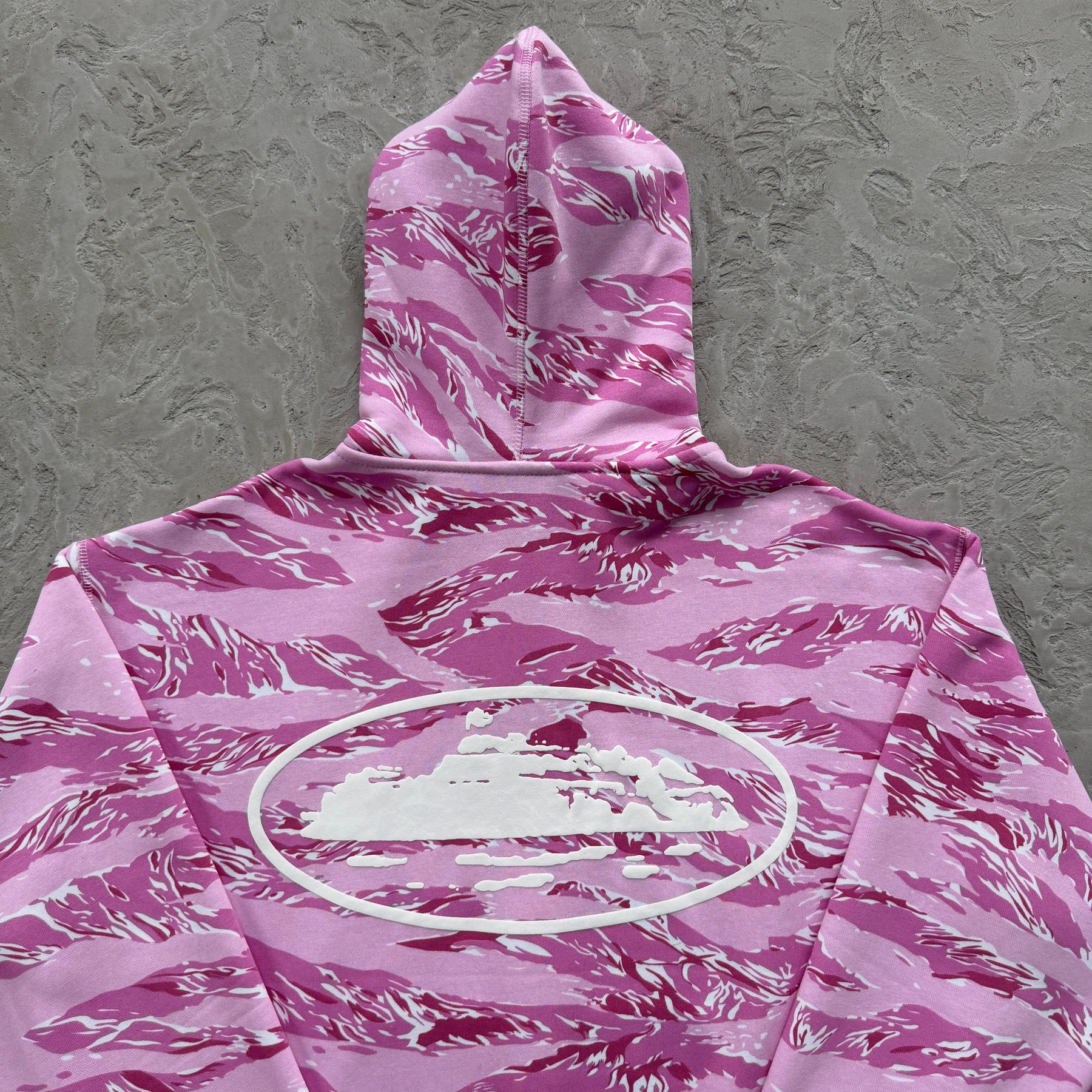 Conjunto Corteiz “Island Puff Print Pink”