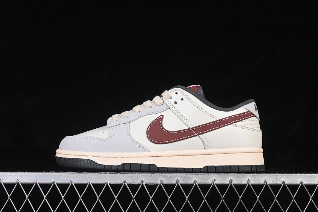 Dunk “Soft Pearl Dark Pony”