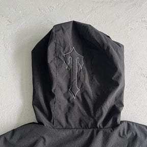 Corta Vento Trapstar “Decoded” ( Preta Com Branca  )