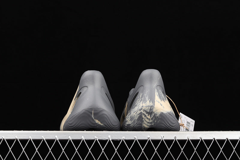 Yeezy Foam Runner “Sand Moon Grey”