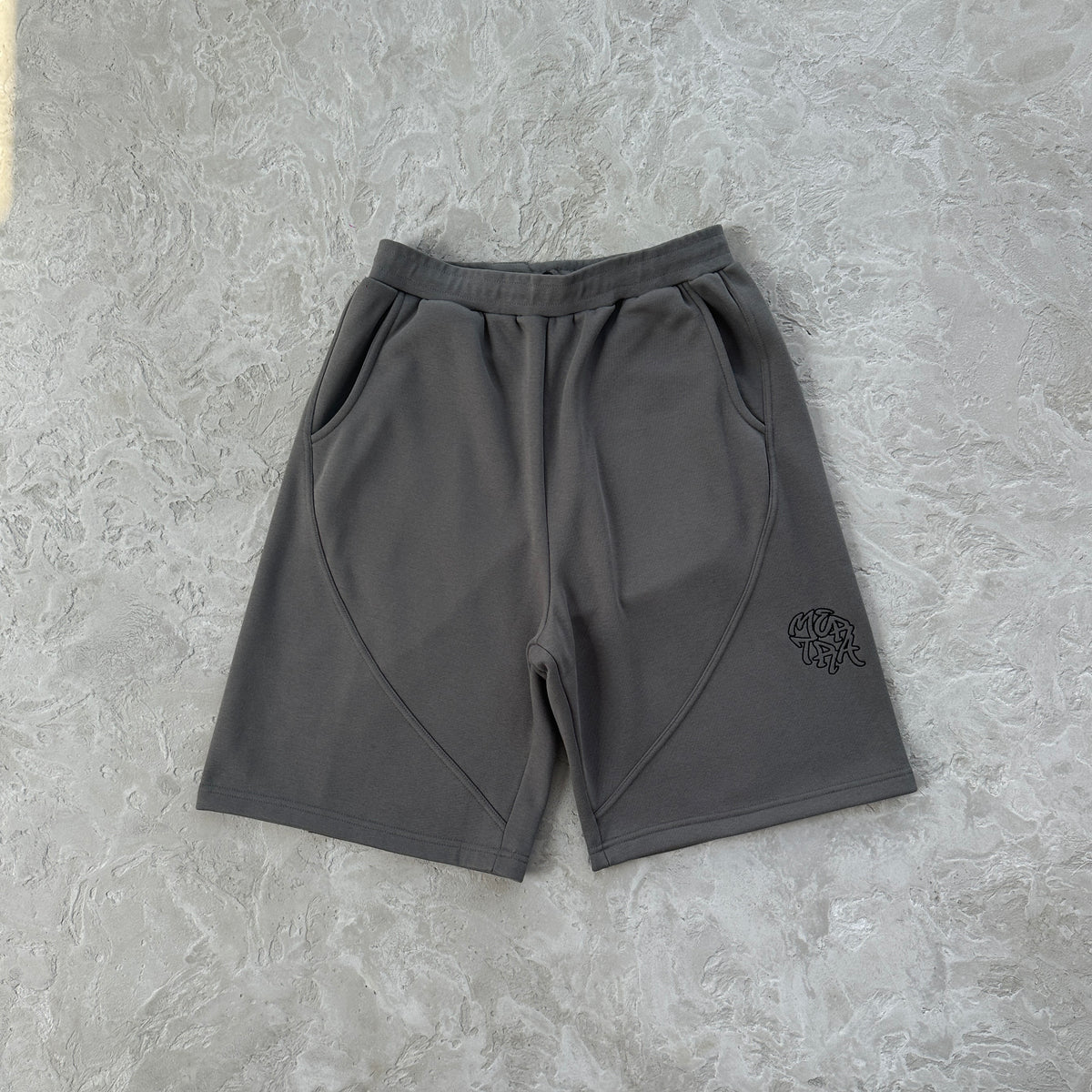 Shorts Mertra “Embroidered” ( Cinza Escuro )