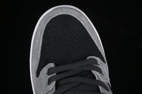 Dunk “Dark smoke grey”