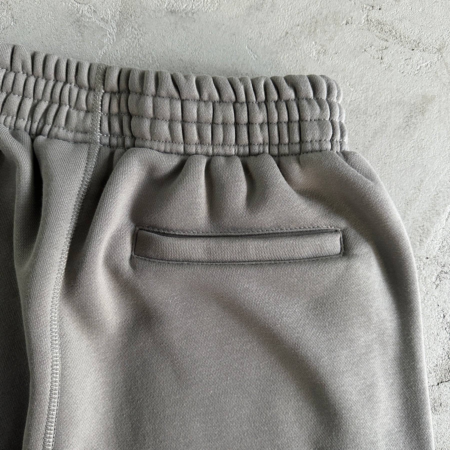 Conjunto Corteiz “Island Puff Print” ( Cinza )