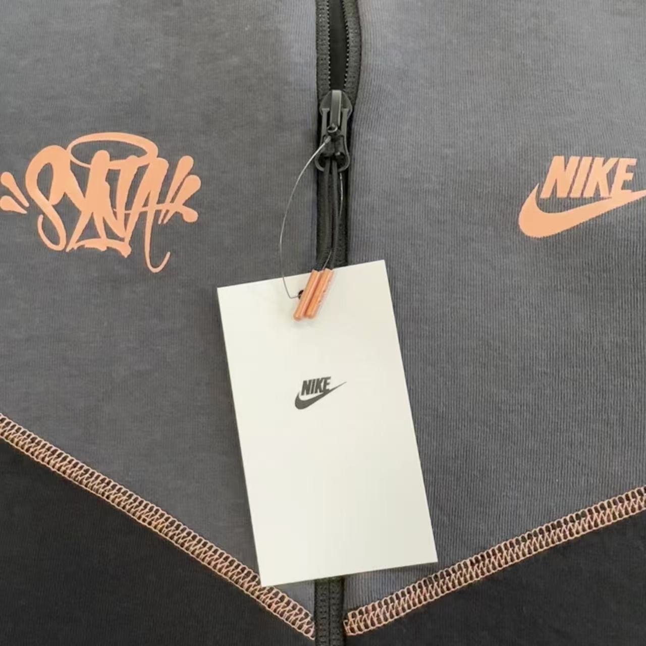 Conjunto Syna World x Nike