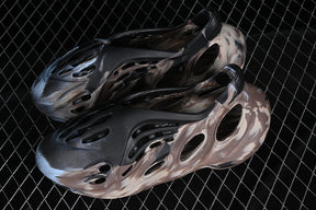 Yeezy Foam Runner “MX Clinder”