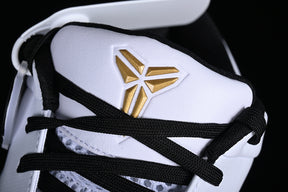 Nike Kobe 4 “Metallic Gold”