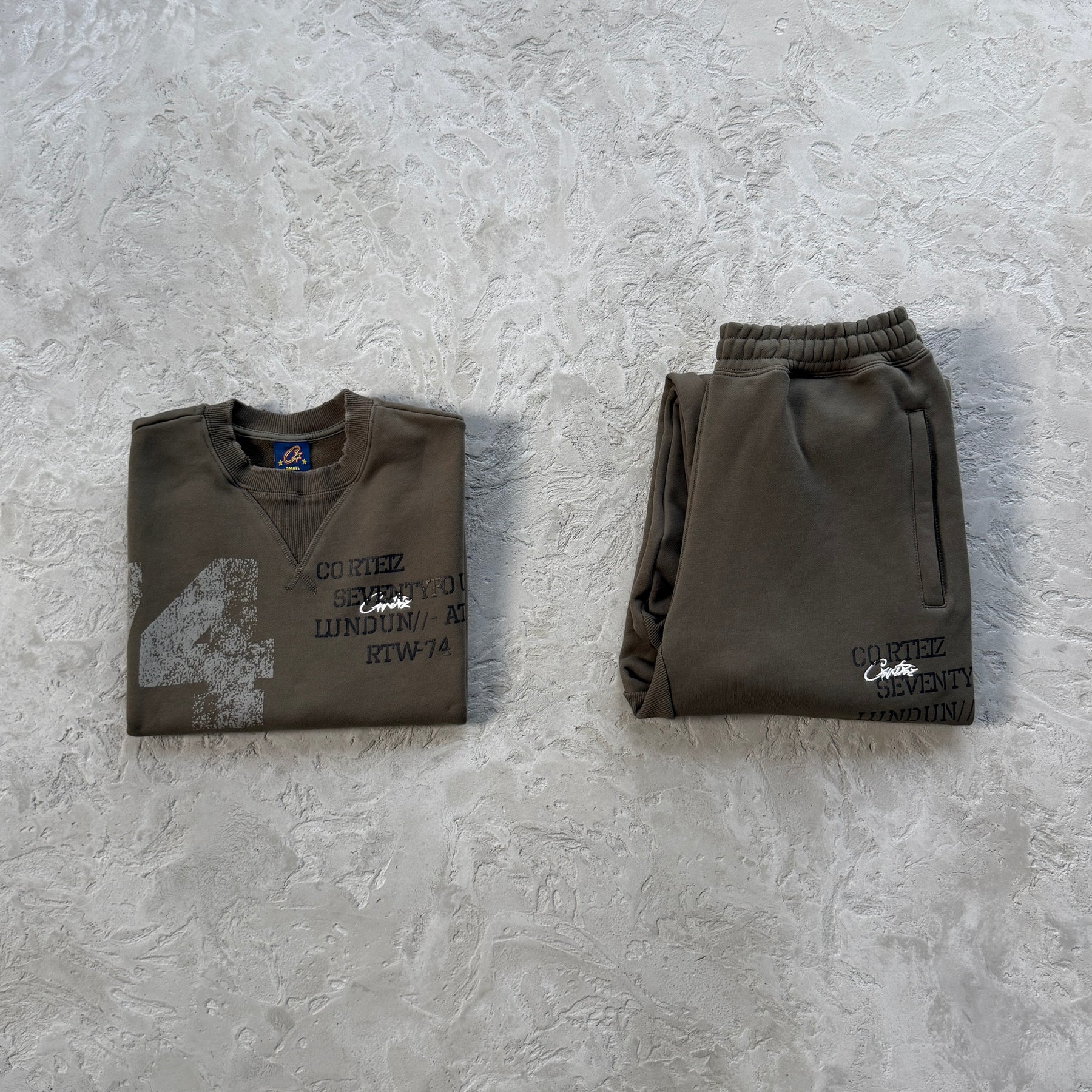 Conjunto Corteiz “74 & Cor Urban”