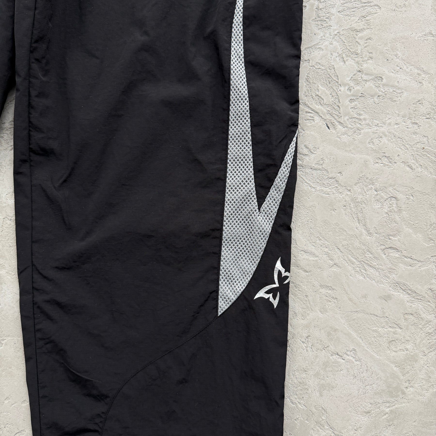 Conjunto Mertra “Stealth Nylon Trackie”
