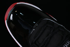 Air Jordan 11 ”Playoffs Bred”