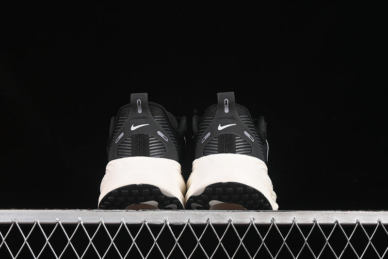 Air Zoom Vomero 18 “White Black”