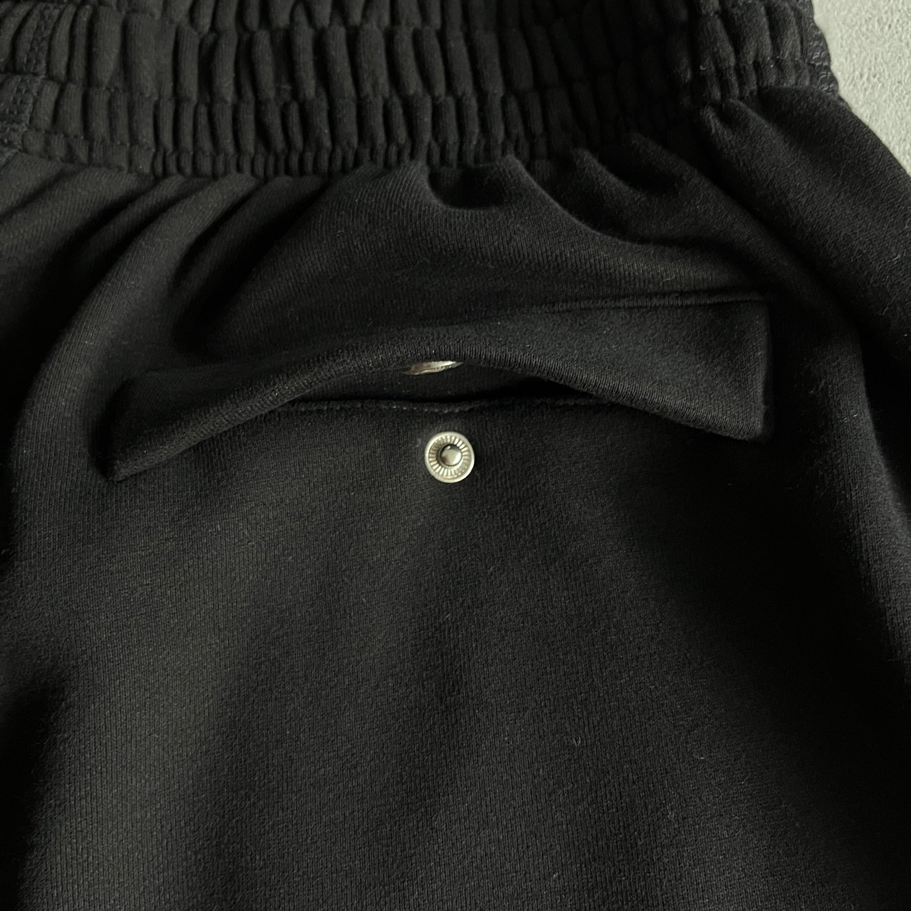 Calça Corteiz “Alcatraz Jogging”