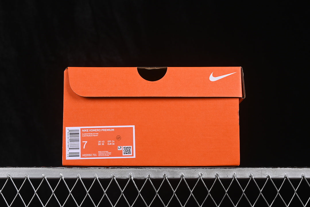 Nike Vomero “Premium Alabaster”
