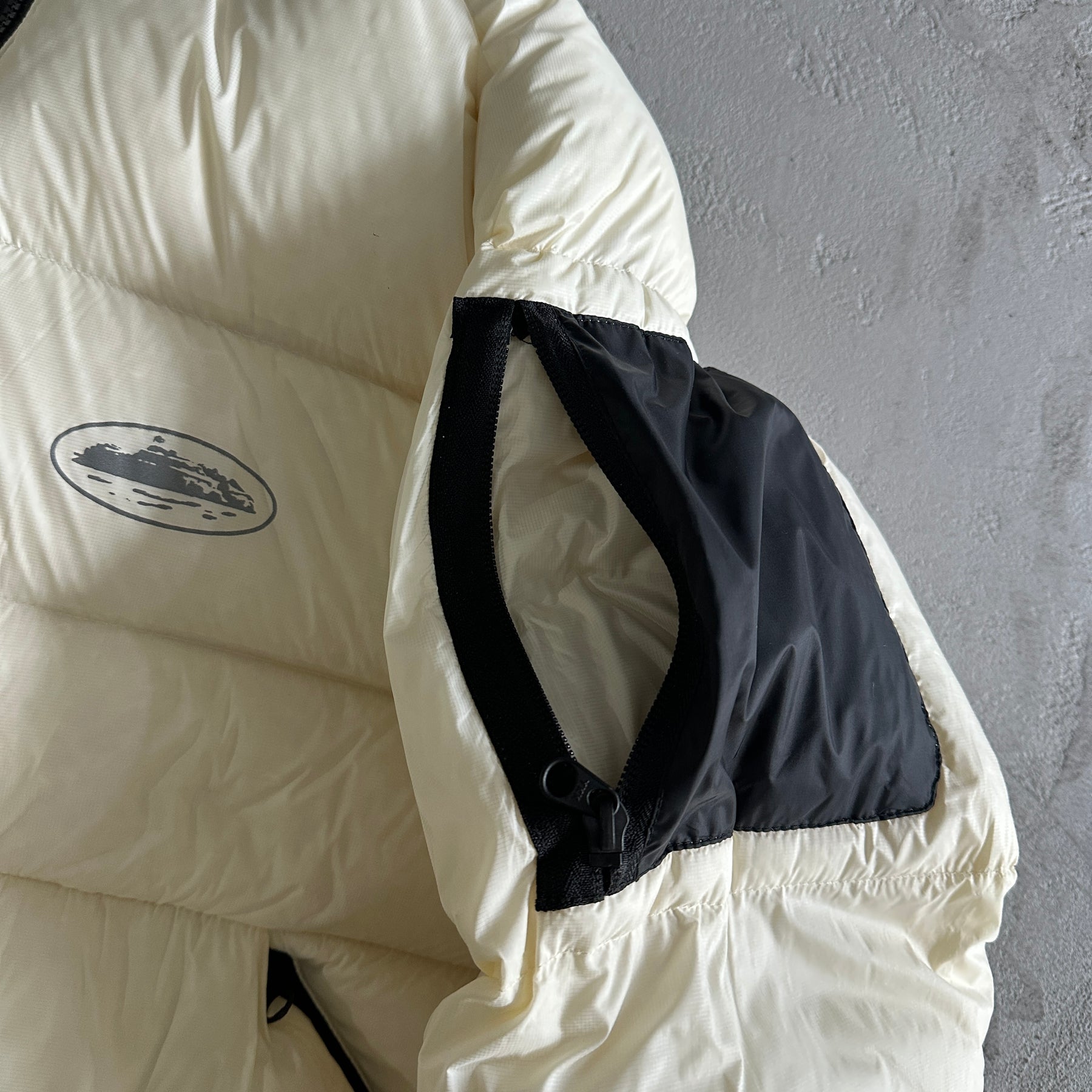 Jaqueta Corteiz “Bolo Lite Jacket”