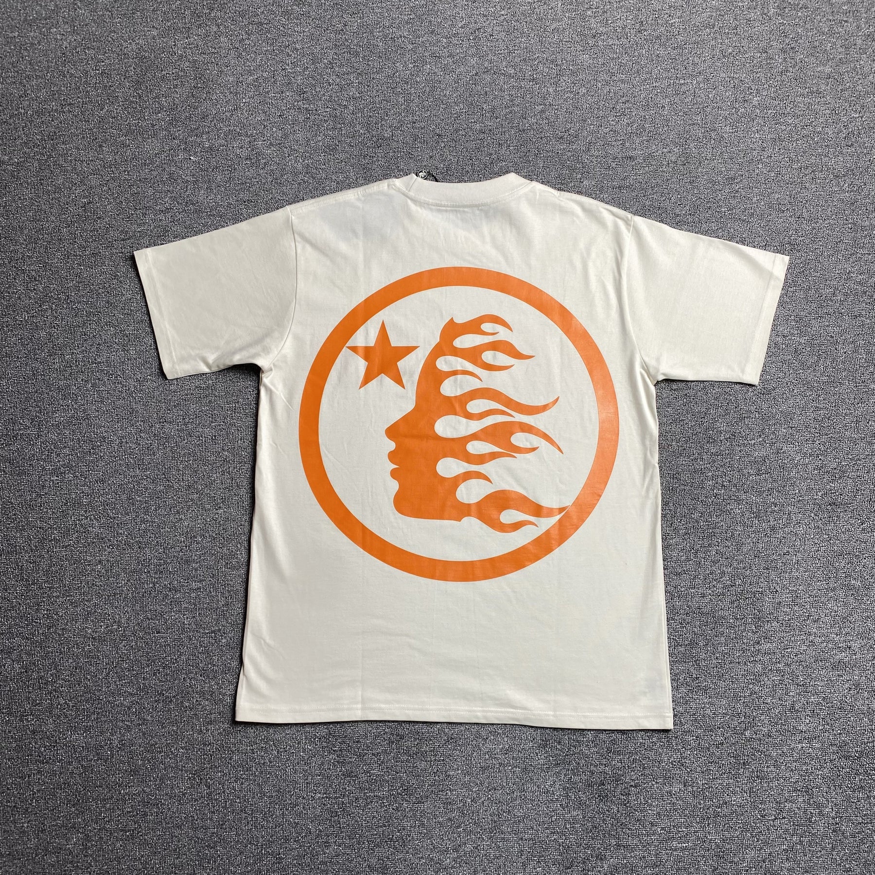 Camisa Hellstar “Classic Normal Print” ( Branca e Laranja )