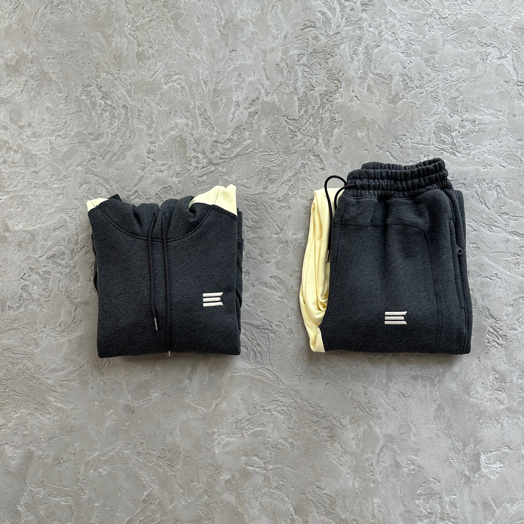 Conjunto Kroen “Two-Color Embroidery Sports”