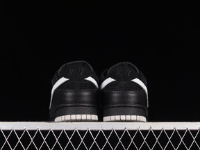 Dunk “Black Panda”