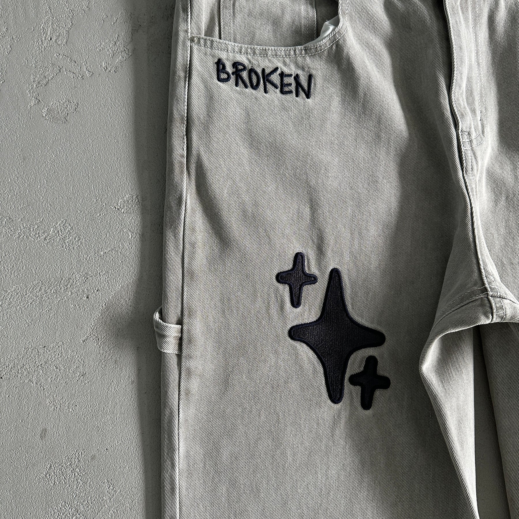 Calça Broken Planet “Black Star Pants”
