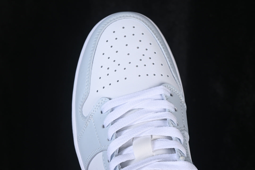 Air Jordan 1 Low “Low Aura Squadron Blue”