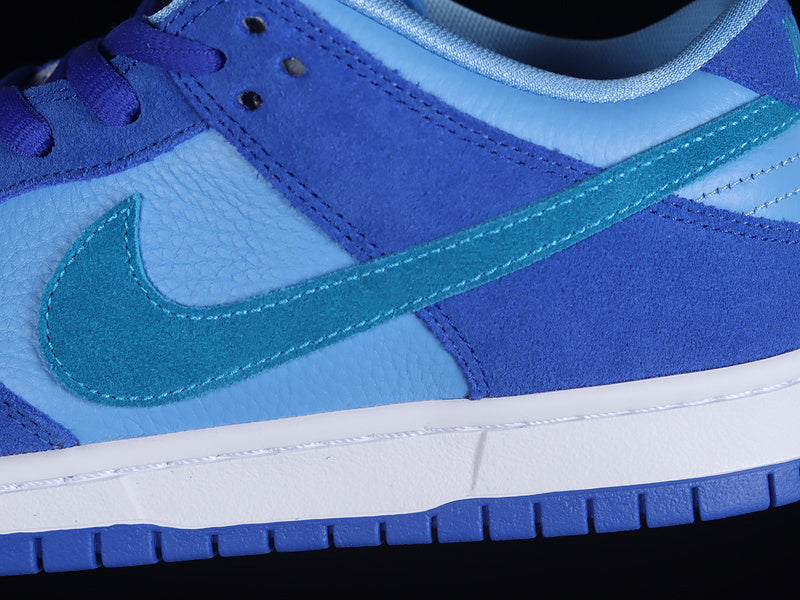 Dunk “Blue Raspberry”