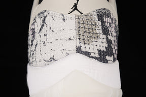Air Jordan 11 Low ” Light Bone ”