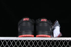 Dunk “Pigeon Black”