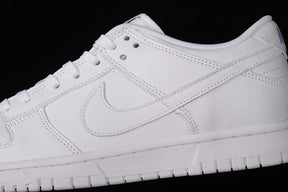 Dunk “Triple White”
