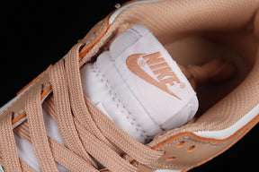 Dunk Low “Rose Whisper”