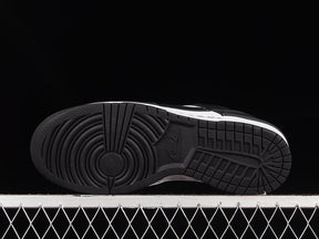 Dunk “Black White”