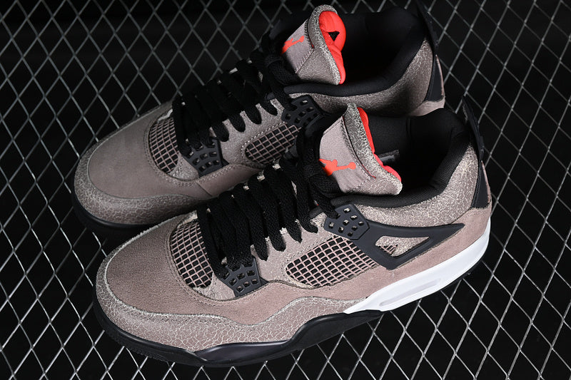 Air jordan 4 “Taupe Haze”