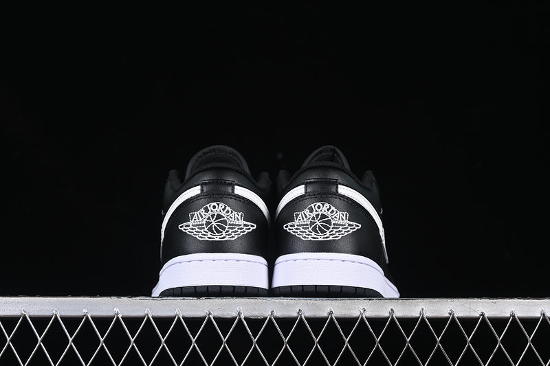 Air Jordan 1 Low “Black white”