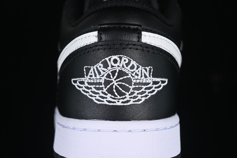 Air Jordan 1 Low “Black white”