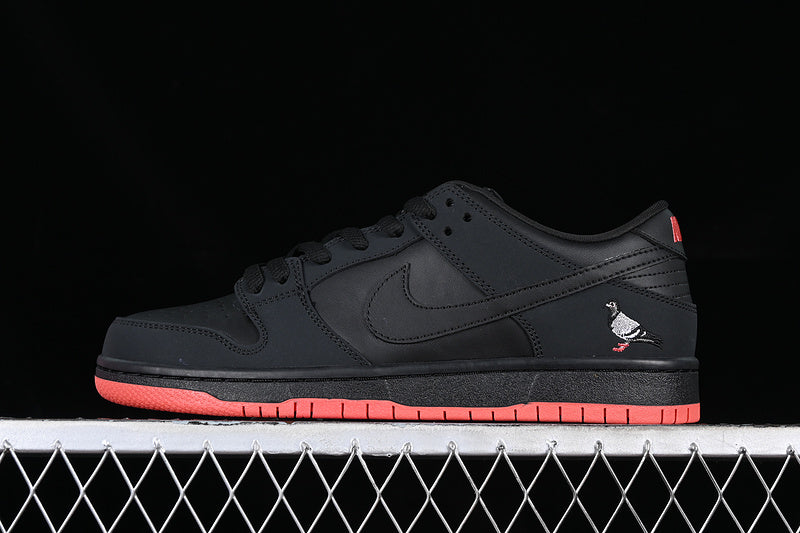 Dunk “Pigeon Black”