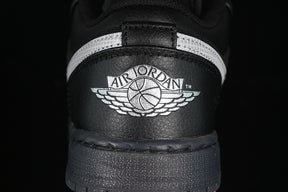 Air Jordan 1 Low “Metalic Silver”