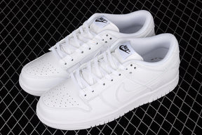 Dunk “Triple White”