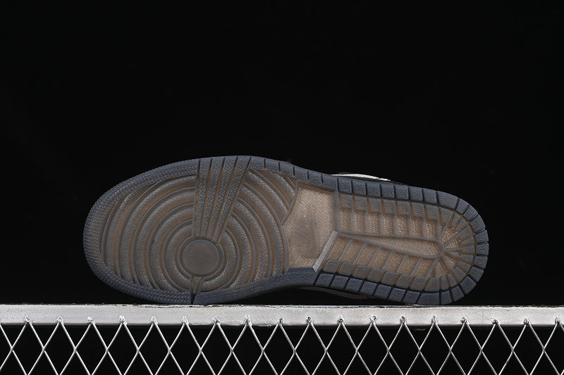 Air Jordan 1 Low “Metalic Silver”